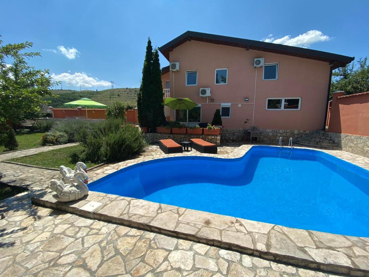 Private Riverside Villa Silvia Мостар Екстер'єр фото