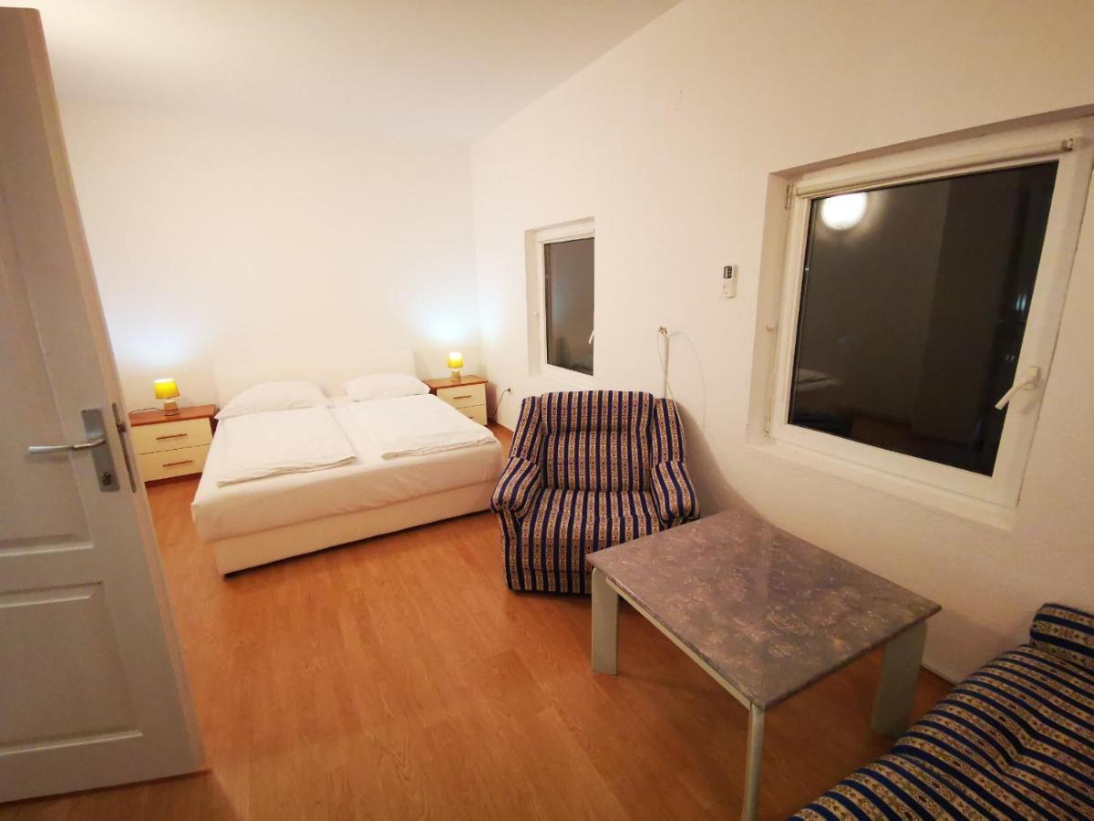 Private Riverside Villa Silvia Мостар Екстер'єр фото