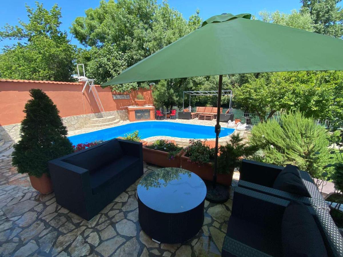 Private Riverside Villa Silvia Мостар Екстер'єр фото