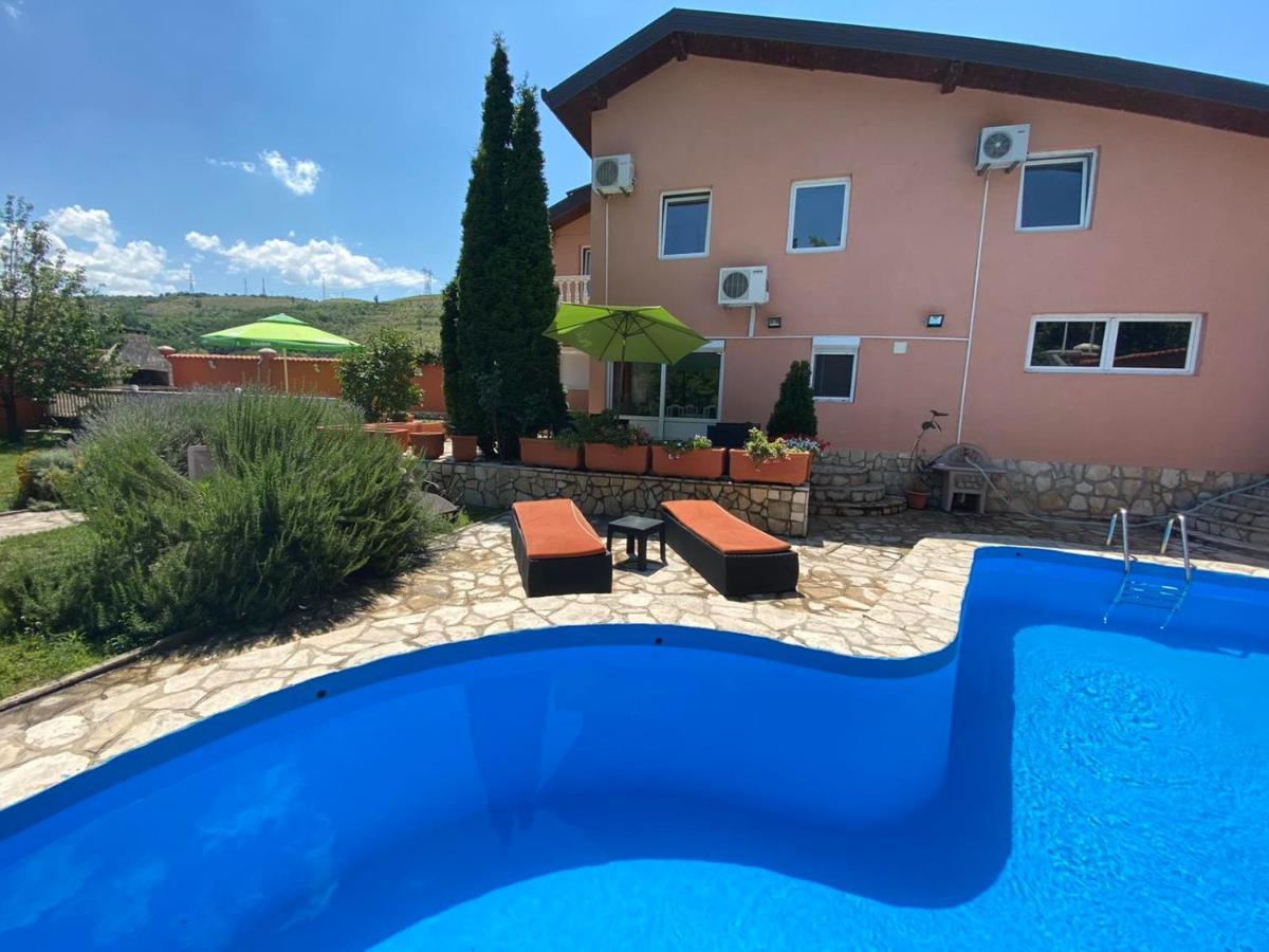 Private Riverside Villa Silvia Мостар Екстер'єр фото