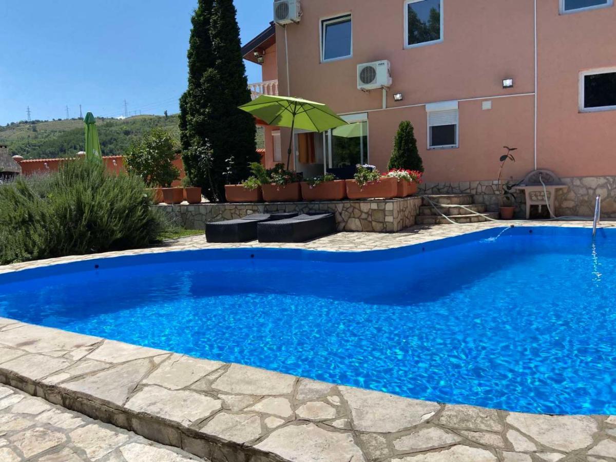 Private Riverside Villa Silvia Мостар Екстер'єр фото