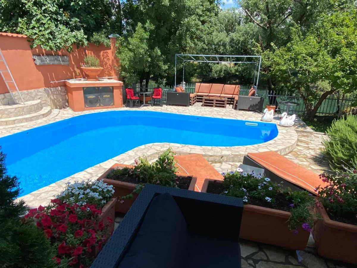 Private Riverside Villa Silvia Мостар Екстер'єр фото