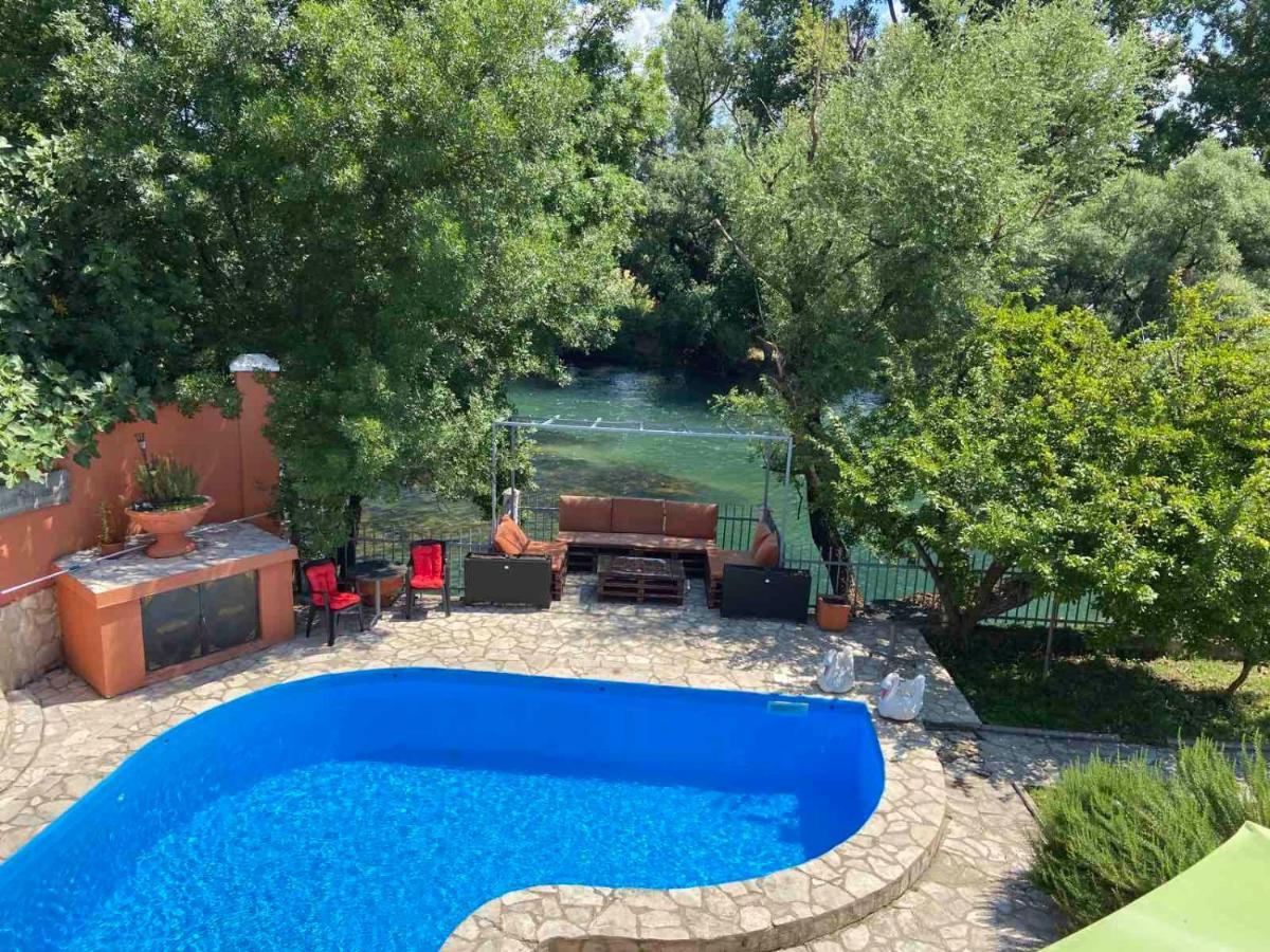 Private Riverside Villa Silvia Мостар Екстер'єр фото