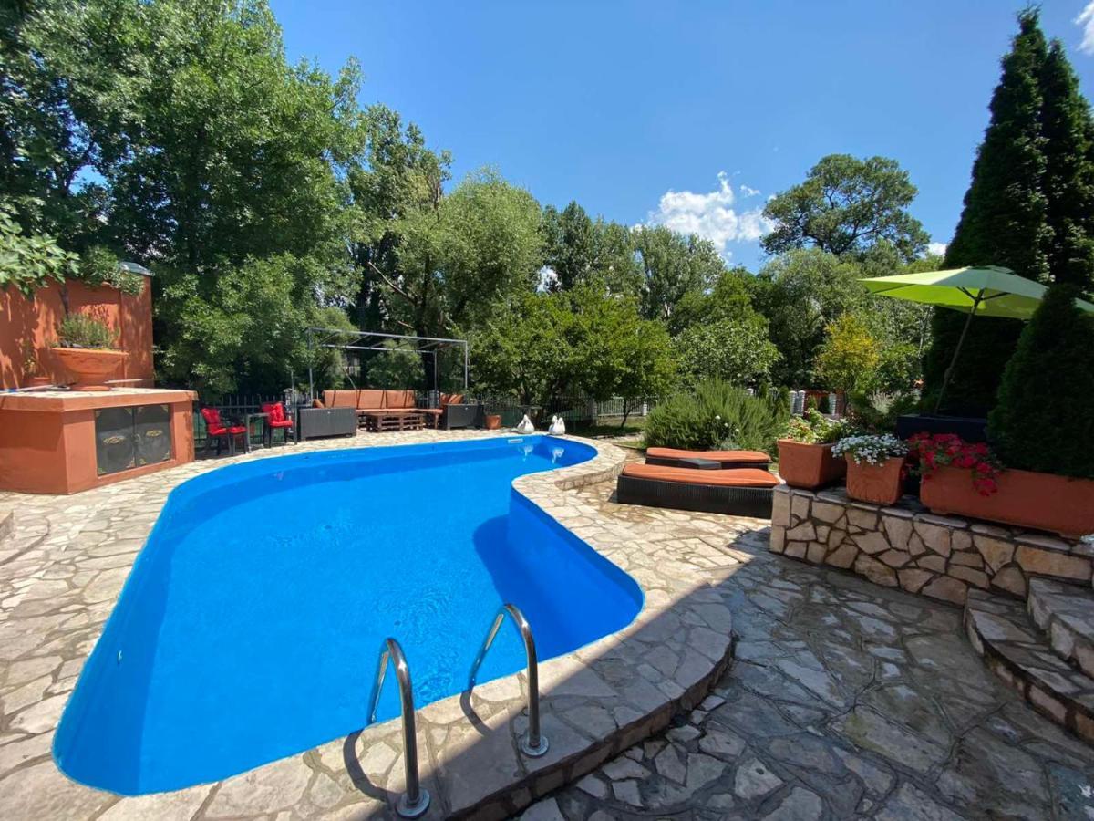 Private Riverside Villa Silvia Мостар Екстер'єр фото