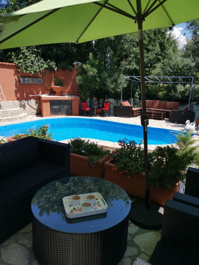 Private Riverside Villa Silvia Мостар Екстер'єр фото