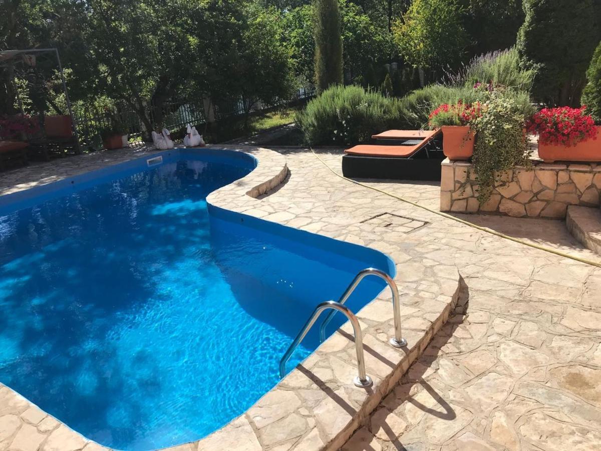 Private Riverside Villa Silvia Мостар Екстер'єр фото