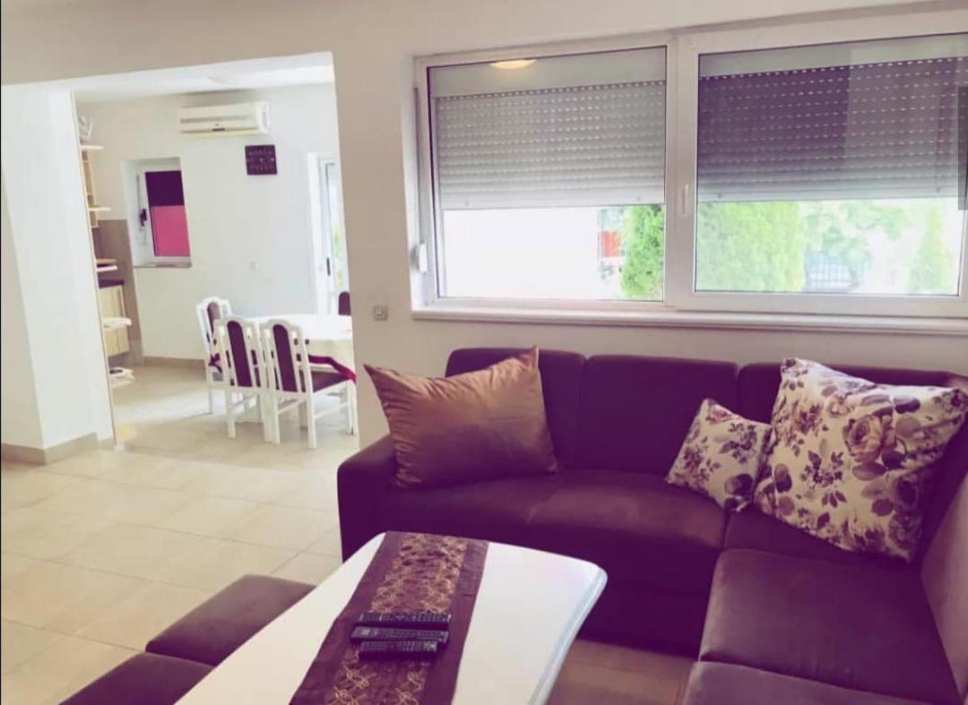 Private Riverside Villa Silvia Мостар Екстер'єр фото