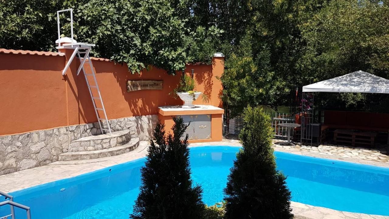 Private Riverside Villa Silvia Мостар Екстер'єр фото